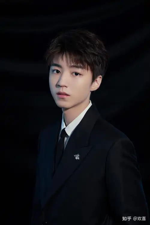 有没有王俊凯炒鸡惊艳,容易圈粉的照片,求～? - 知乎