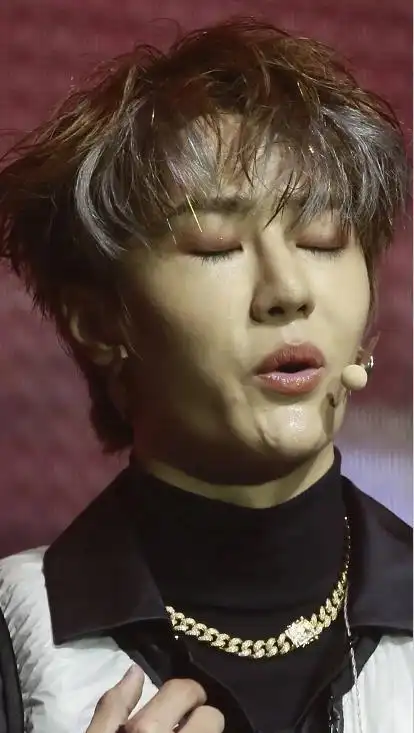 继缩鼻翼之后,王一博生图再现"整容痕迹"?网友:假体太明显了