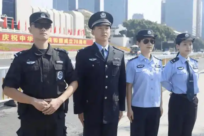 那些年,我们一起追过的"颜色"_警服