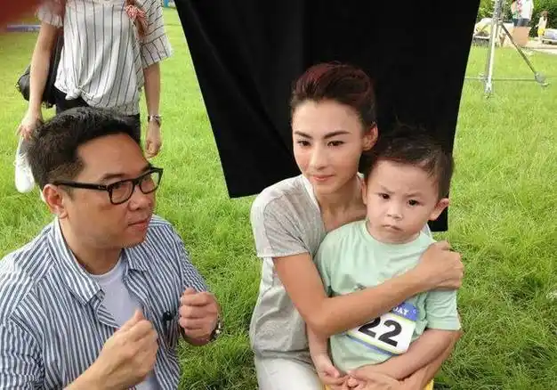 恭喜儿女双全!张柏芝四胎月子餐照片曝光,谢霆锋带走儿子引关注