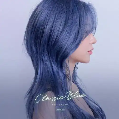 而这一款发色的话,只是在经典蓝当中添加了一点点的紫色和灰色调