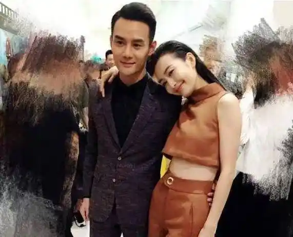 据"王鸥前男友的同学"袁姗姗之口,王鸥曾被求婚,但最终因为自己红了