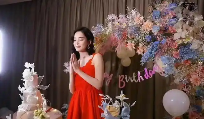 娜扎庆祝30岁生日,感动到泪奔,现场太浪漫似求婚|古力娜扎|娱乐圈