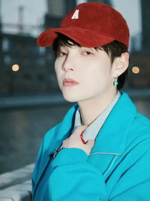 也是甜酒心中有酒窝的糖纸哥哥,他就是潮酷帅气的@朱星杰j_zen!