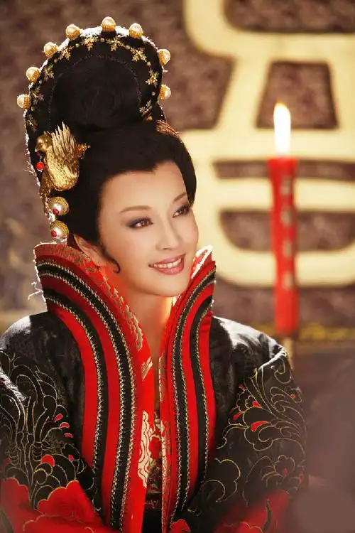 扮女皇谁家强?不同女星演绎的16位"武则天"