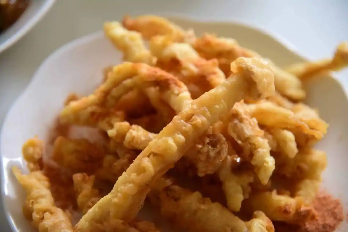 干炸香菇:营养丰富,酥脆爽口,不容错过的美味