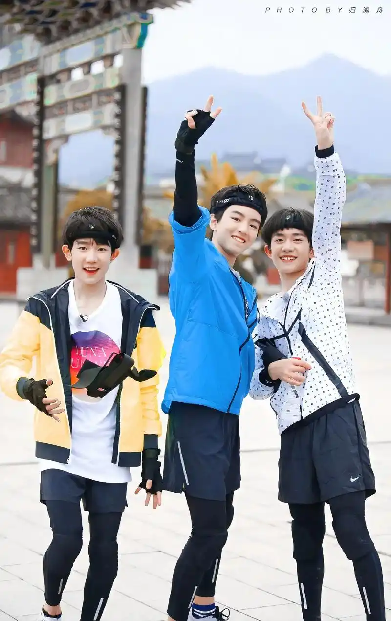 全员加速中时期的三个小团子#壁纸 #tfboys #tfbo - 抖音