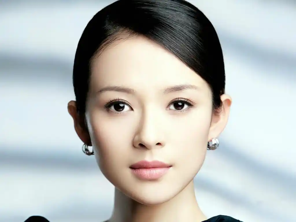 演员章子怡的大头照 转载自百家号作者:老哥娱乐美图