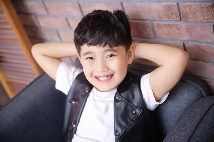 我叫赵宝涵,来自吉林省敦化市第二实验小学三年四班的一名小学生