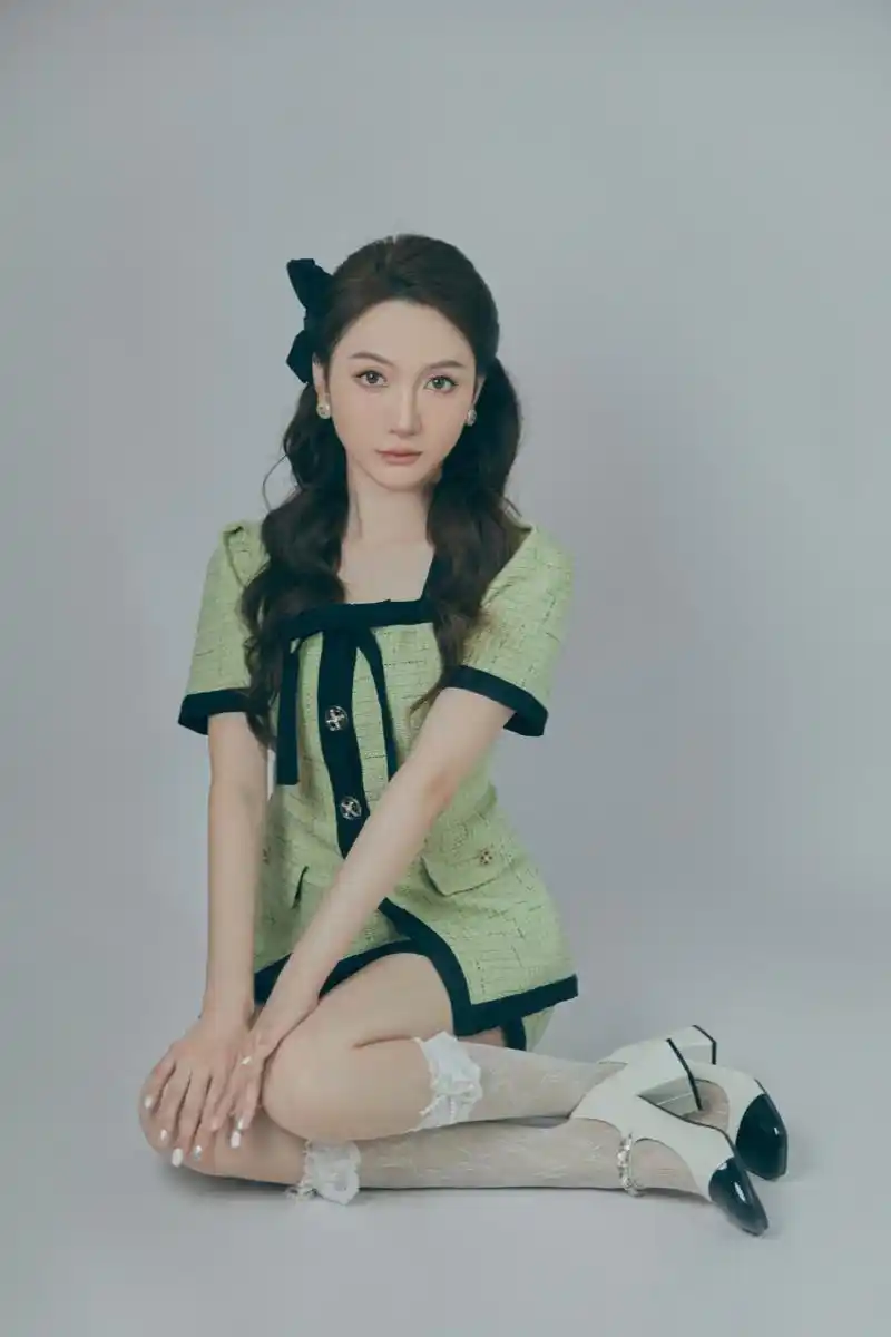 陆婷,甜美写真组图