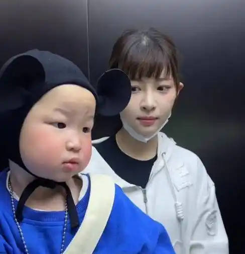 3岁网红"屁桃祺祺"遭受网暴,被吐槽长相难看,网友:积点口德_孩子_视频