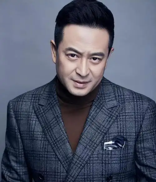 张嘉译:我头发也剃了,合同他却把我给换了,这不是欺负人嘛|演员|娱乐