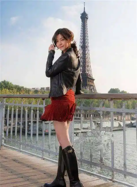 陈妍希厉害了,机场图不p就放出来,这种"腿型"好真实_身材_双腿_穿着