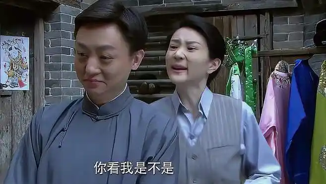 围屋里的桃花:小生误会夏禾有龙阳之好,夏禾急了,让他进房验证-影视综