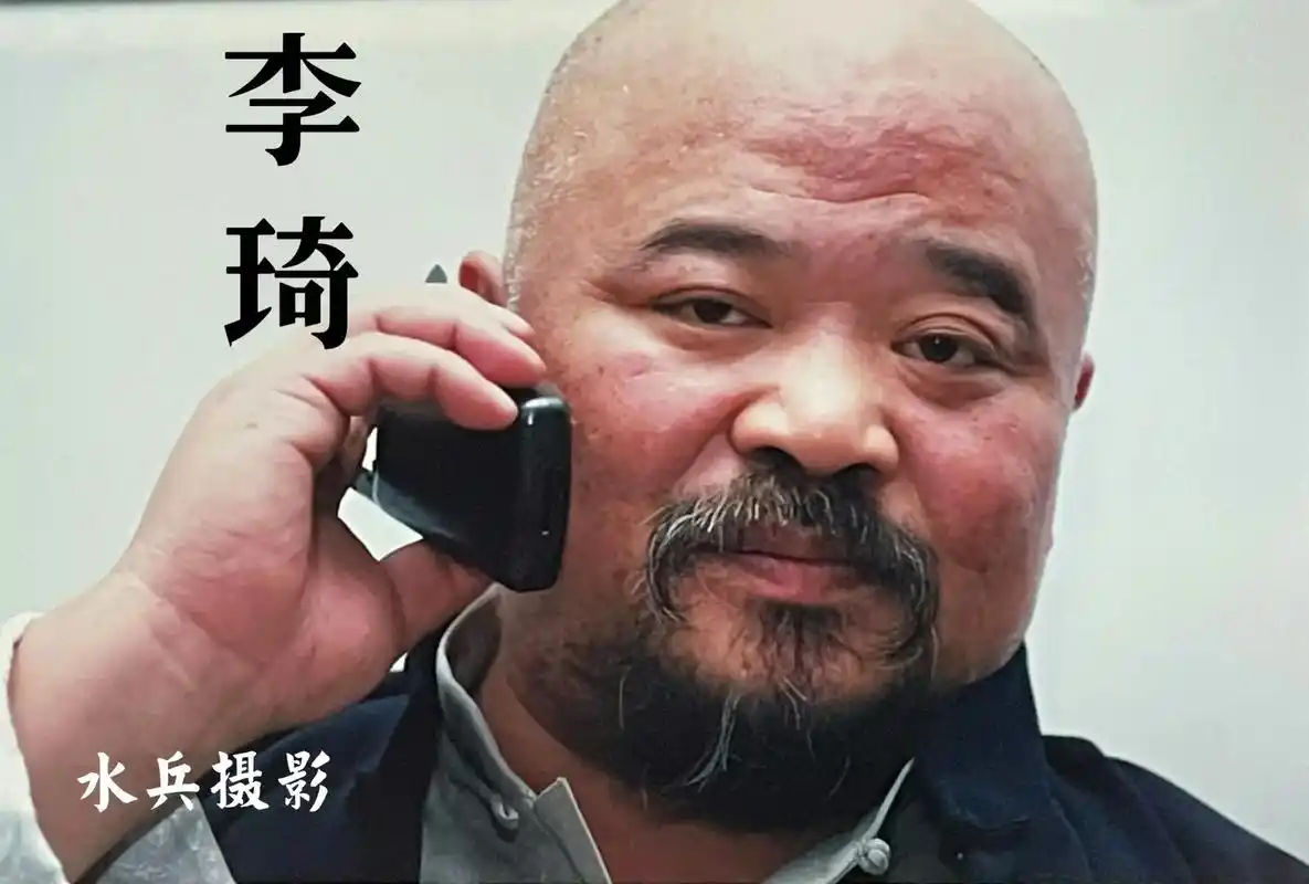 水兵摄影:戏剧梅花奖获得者-李琦.【李琦简介选自网络】  李 - 抖音