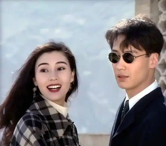 天王黎明颜值上热搜!