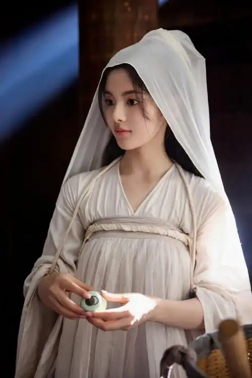 杨超越古装##杨超越墨雨云间下线镜头