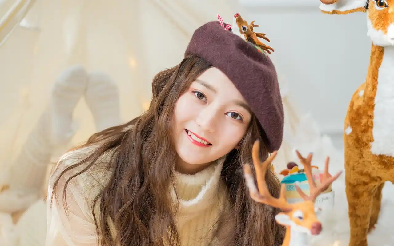 可爱少女圣诞节甜美写真图片桌面壁纸