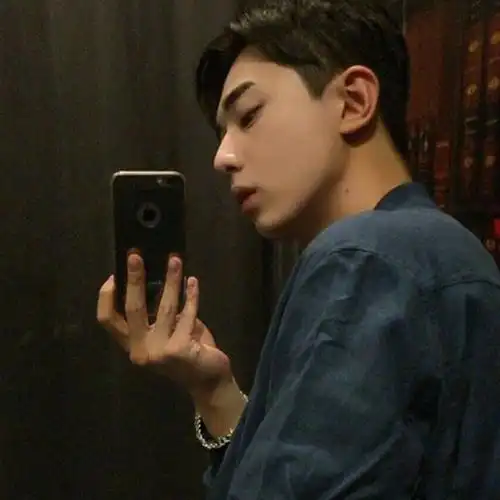 侧身自拍帅气头像