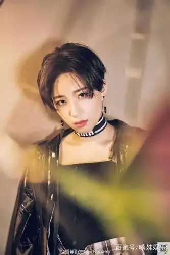 还记得2011届快乐女声李斯丹妮吗?她现在长这样啦!