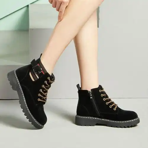 卓诗尼冬靴平底百搭棉鞋机车靴马丁靴及裸靴女士短靴子