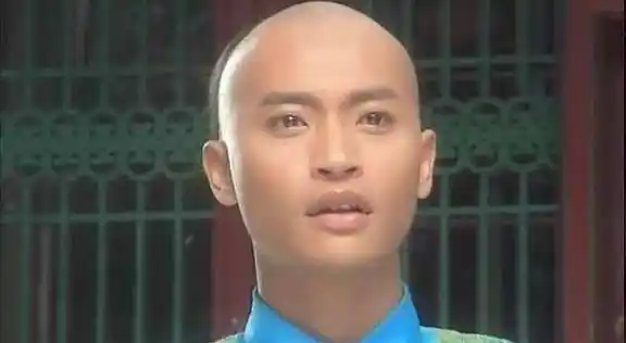 陈志朋回应另类造型,谈到家人:家庭幸福美满,父母从未吵过架_生活