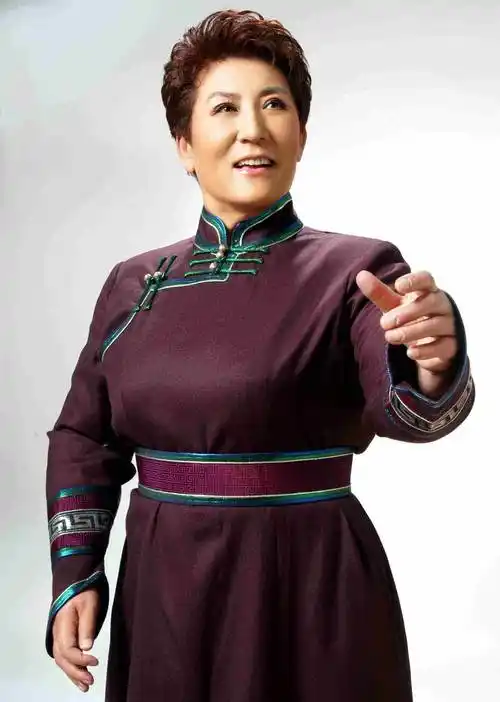 76岁歌唱家德德玛去世,有2段婚姻,儿子曾是黑豹乐队主唱_内蒙古_草原