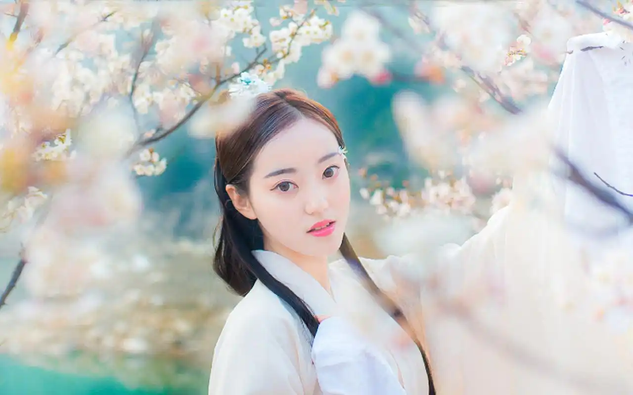 古装美女清新唯美写真图片高清壁纸
