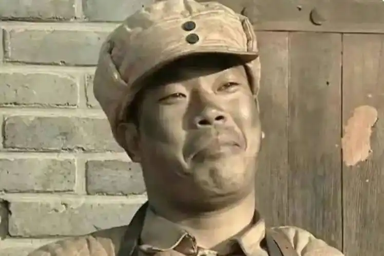 李云龙部下王有胜看着场下字母哥得意的小表情雄鹿将士又是喜笑颜开的