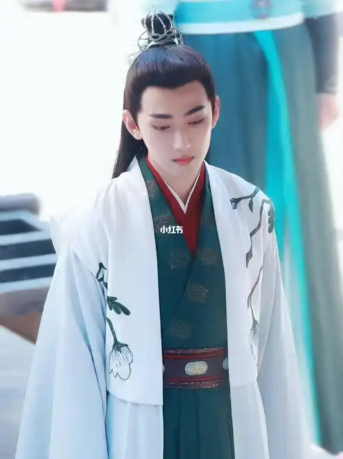 刘昱晗夜燕白路透