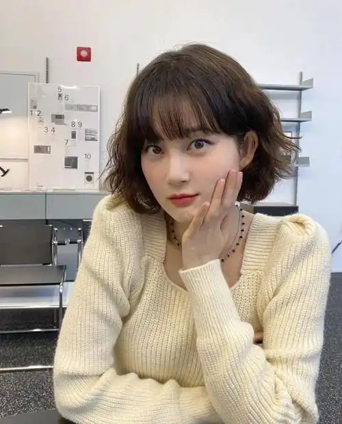 2021年了,"法式绵羊烫"超流行|短发|发型|烫发_网易订阅