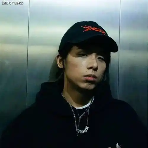 原创法老炮轰活死人官方假博主公开改名道歉