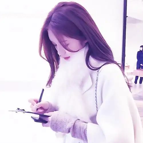 邪魅性感长发美女头像可爱真人图片-女生头像