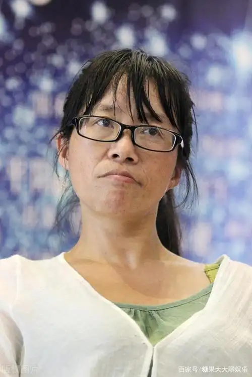 脑瘫诗人余秀华成名后怒甩丈夫:这月离婚15万,下月离婚10万