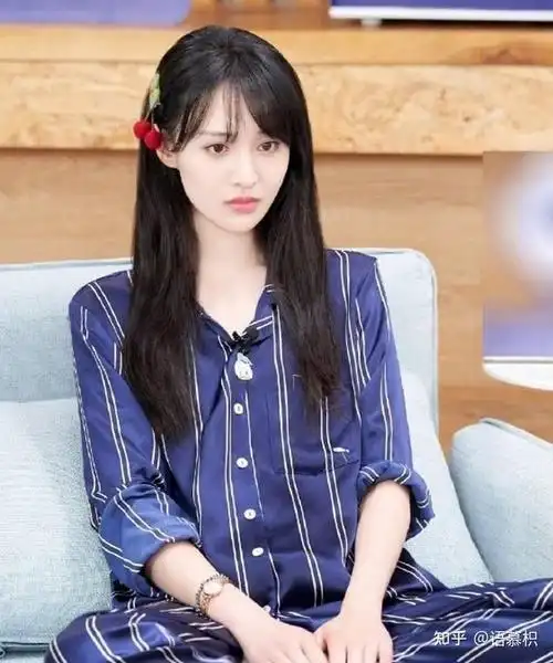 郑爽捉到张恒出轨内地昔日一线小花郑爽,在2021年被前男友张恒爆出