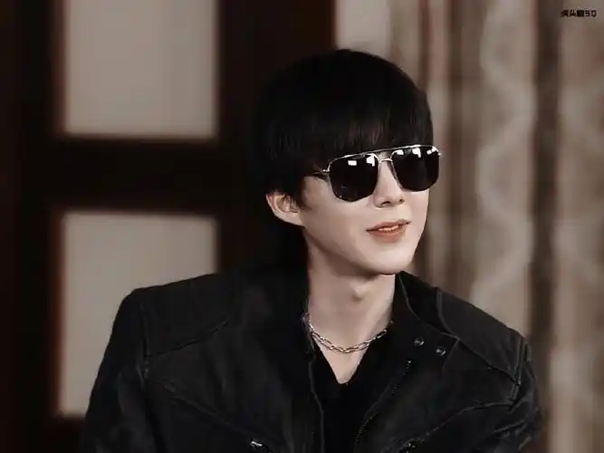 刘宇宁新歌fallinlove#|#刘宇宁新歌mv#|摩登兄弟超话刘宇宁| 黑眼镜