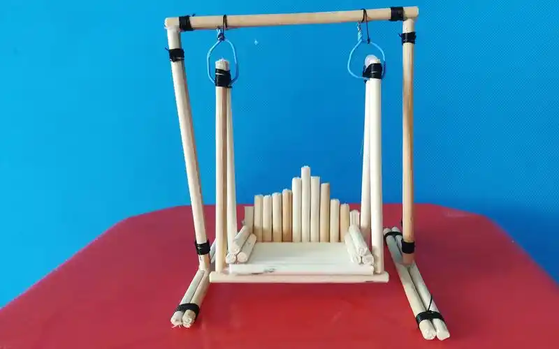 今天就教你用木棍制作属于你的秋千!