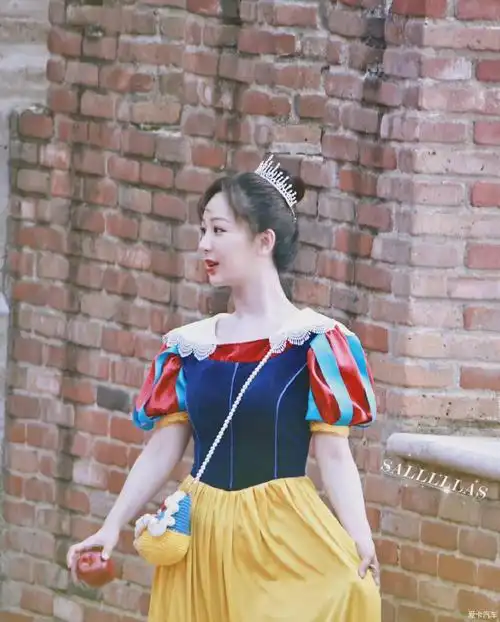 杨紫综艺路透旧图曝光 白雪公主装扮超甜美-爱卡汽车网论坛