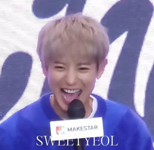 笑的大金牙都看得到了