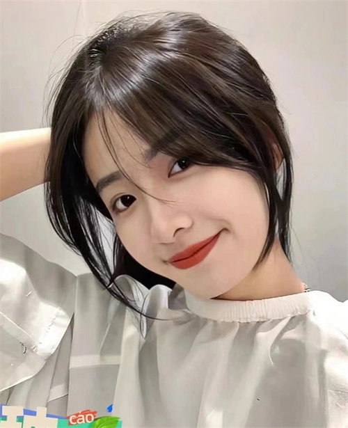 "导读:最显瘦的刘海推荐,百搭不挑脸型的刘海,披发扎发留都超级修颜的