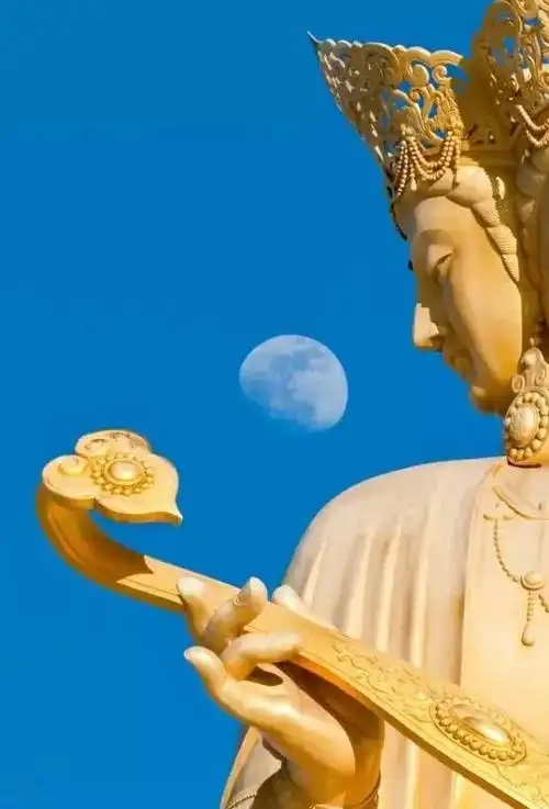 峨眉山的夜晚云海佛光