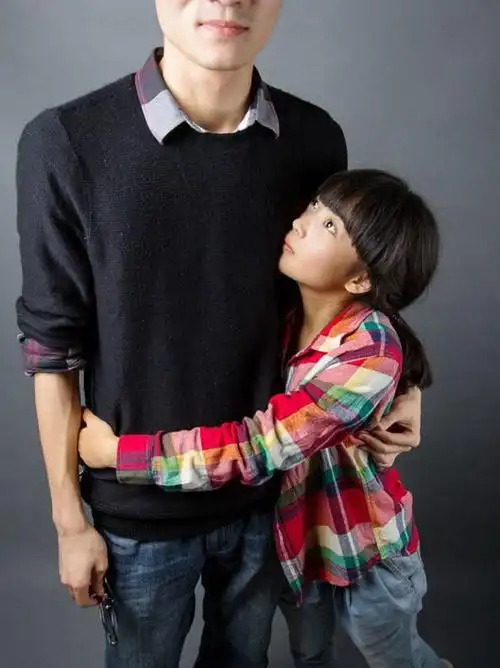 情侣身高相差44cm 被评"最萌身高差"