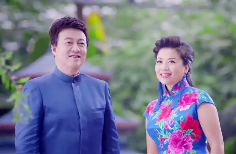 歌手张也:55岁未婚未育,和"男闺蜜"吕继宏神仙友情让人羡慕!