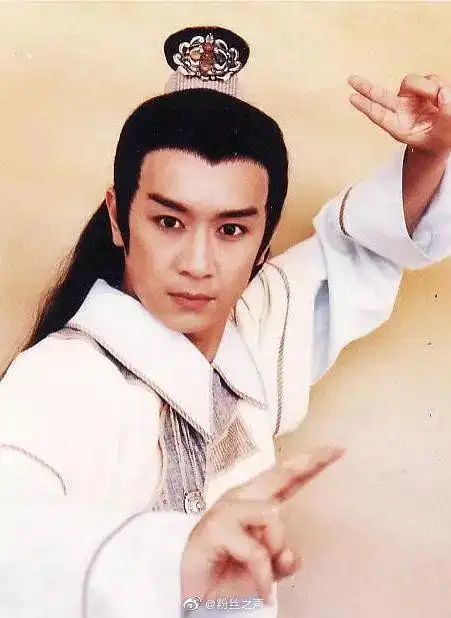 陈浩民近照#陈浩民《天龙八部》的段誉,斯文有礼,风度翩翩.