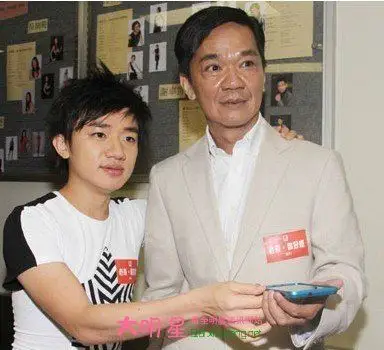 王祖蓝个人资料和图片 王祖蓝父亲是谁 王祖蓝父亲是黄光亮吗