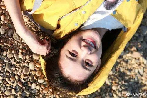 蒋依依 - 堆糖,美图壁纸兴趣社区