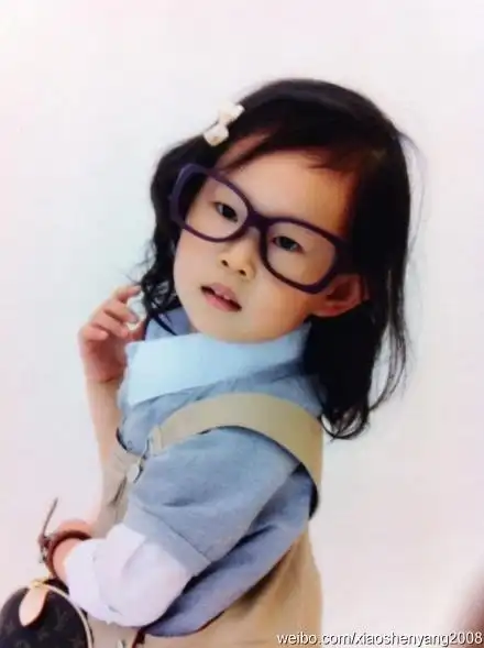 十大明星漂亮女儿的超级萌照图