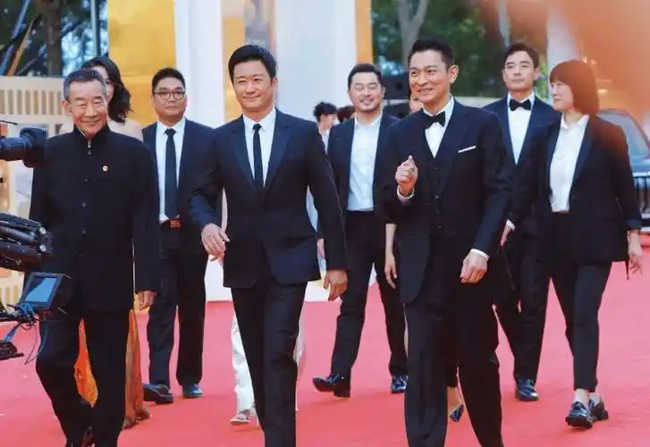 吴京谢霆锋奔跑式聊天太好玩了_陈飞宇_陈凯歌_电影