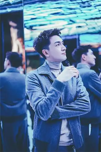 林更新出席品牌发布会活动利落短发帅气十足