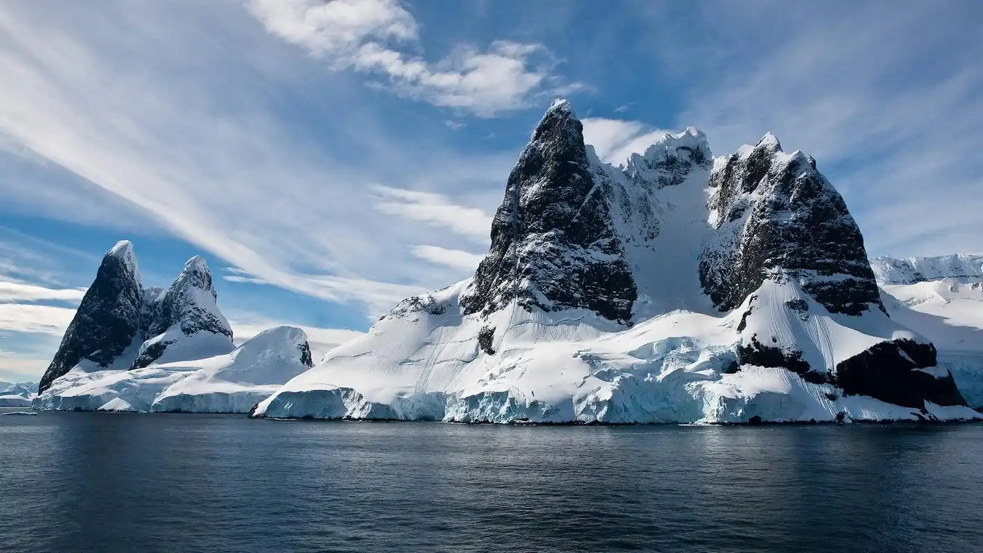 唯美的冬季冰雪奇缘的自然风景壁纸